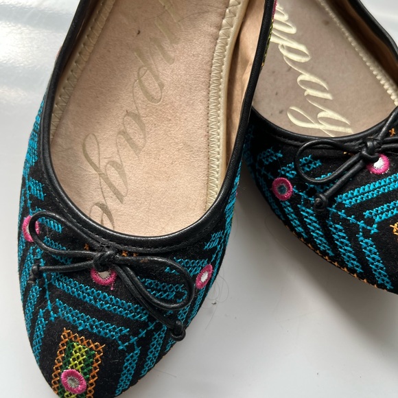 Embroidery shoes size 9 1/2 rampage cross stitch boho artsy flats - Picture 9 of 10